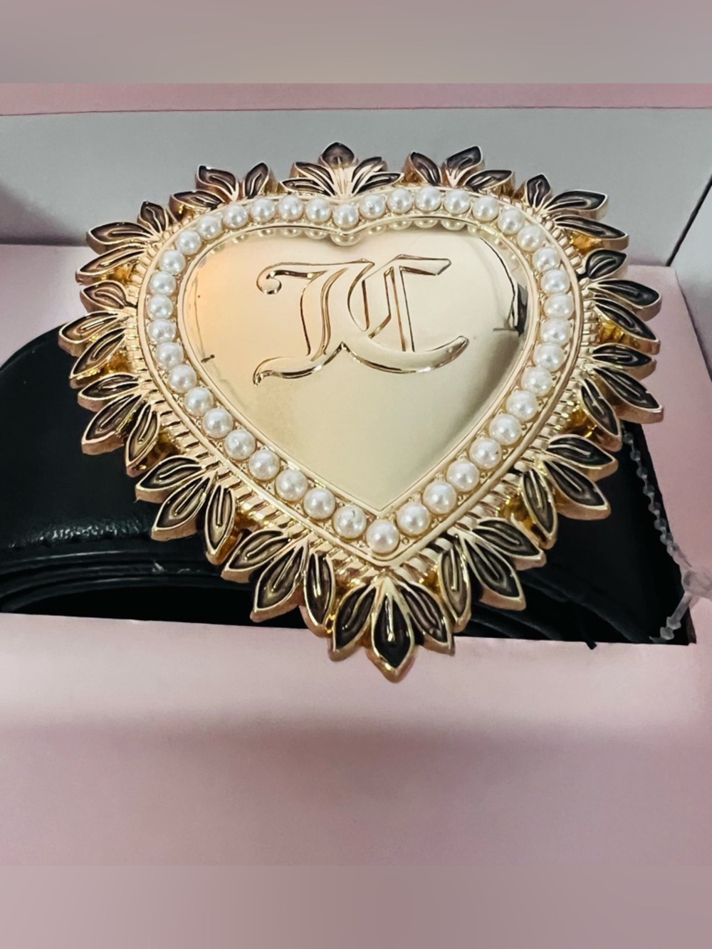NIB Juicy Couture Logo Pearl  Gold Heart Buckle Black Faux Leather Belt S/M